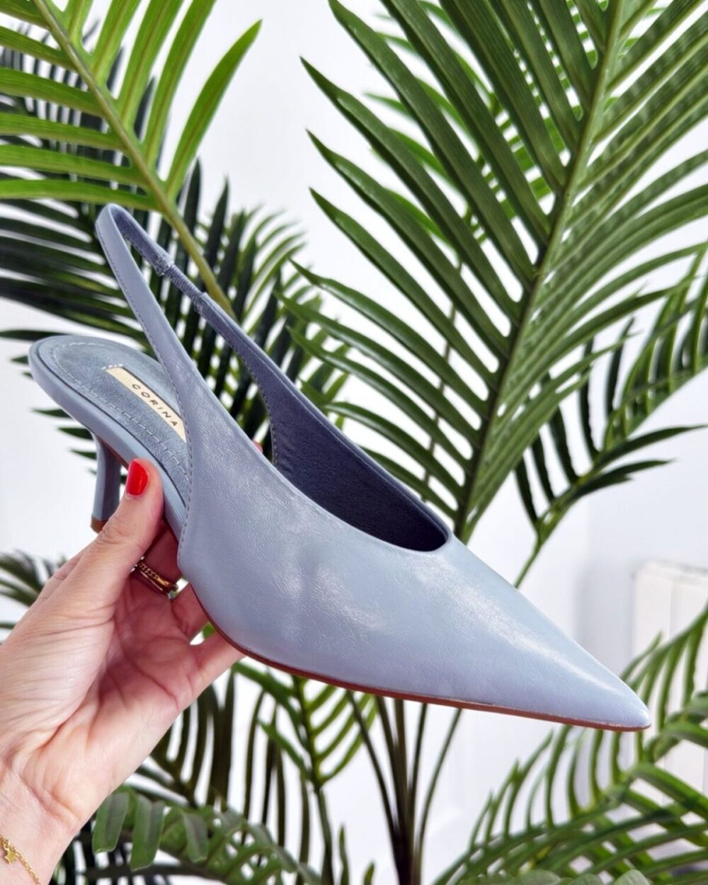Zapato destalonado tacón azul
