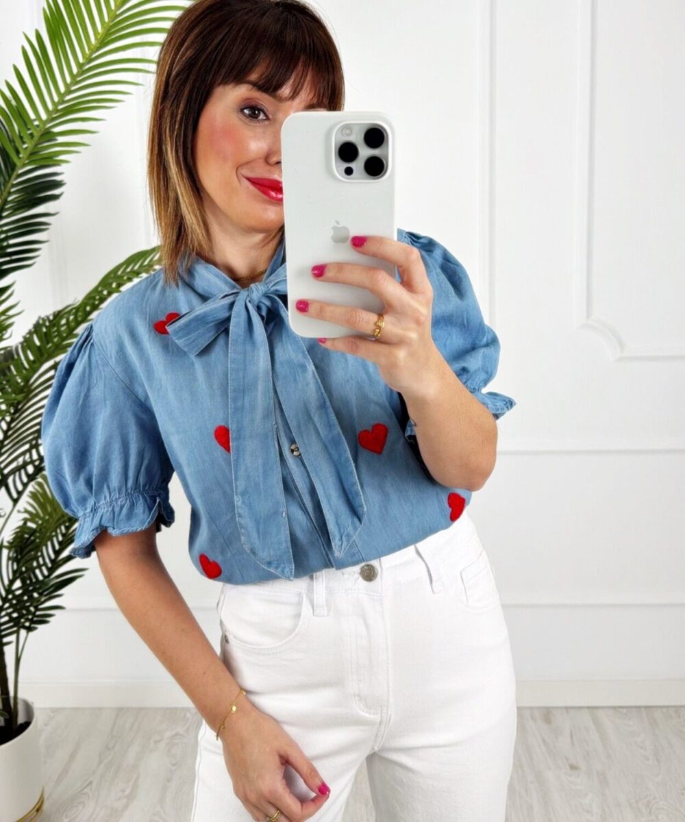 Camisa denim corazones lazada