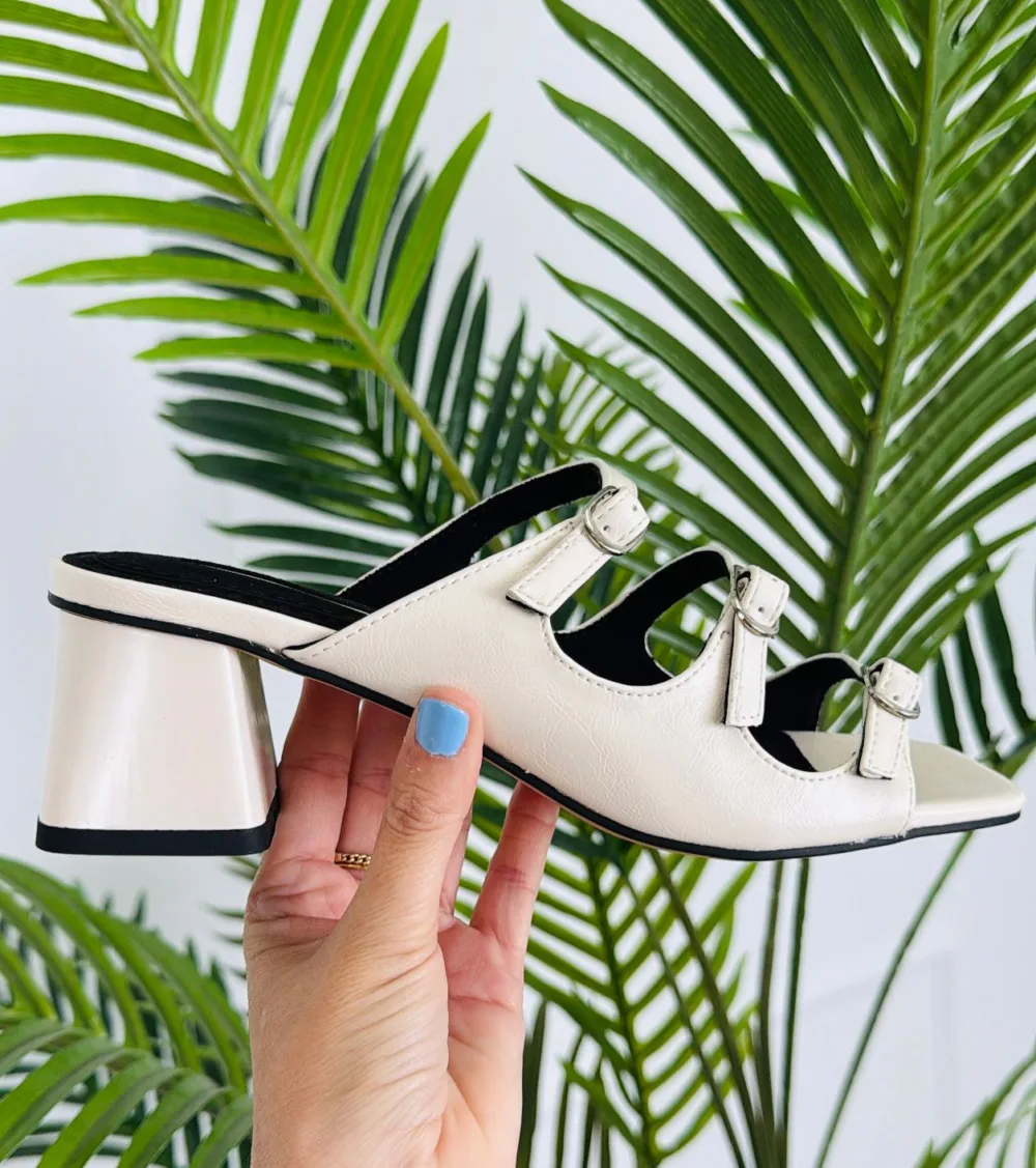 Sandalia hebillas beige - Imagen 2