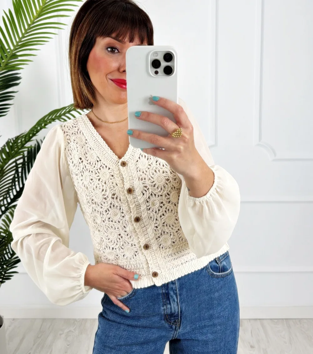 Top combinado crochet beige