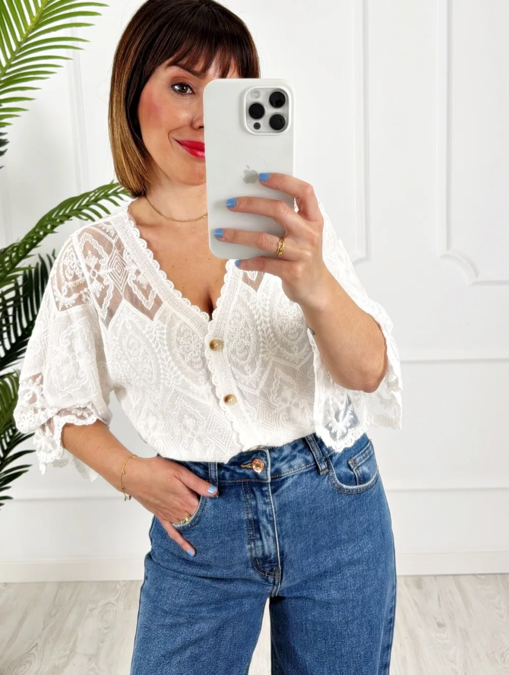 Blusa encaje botones blanca