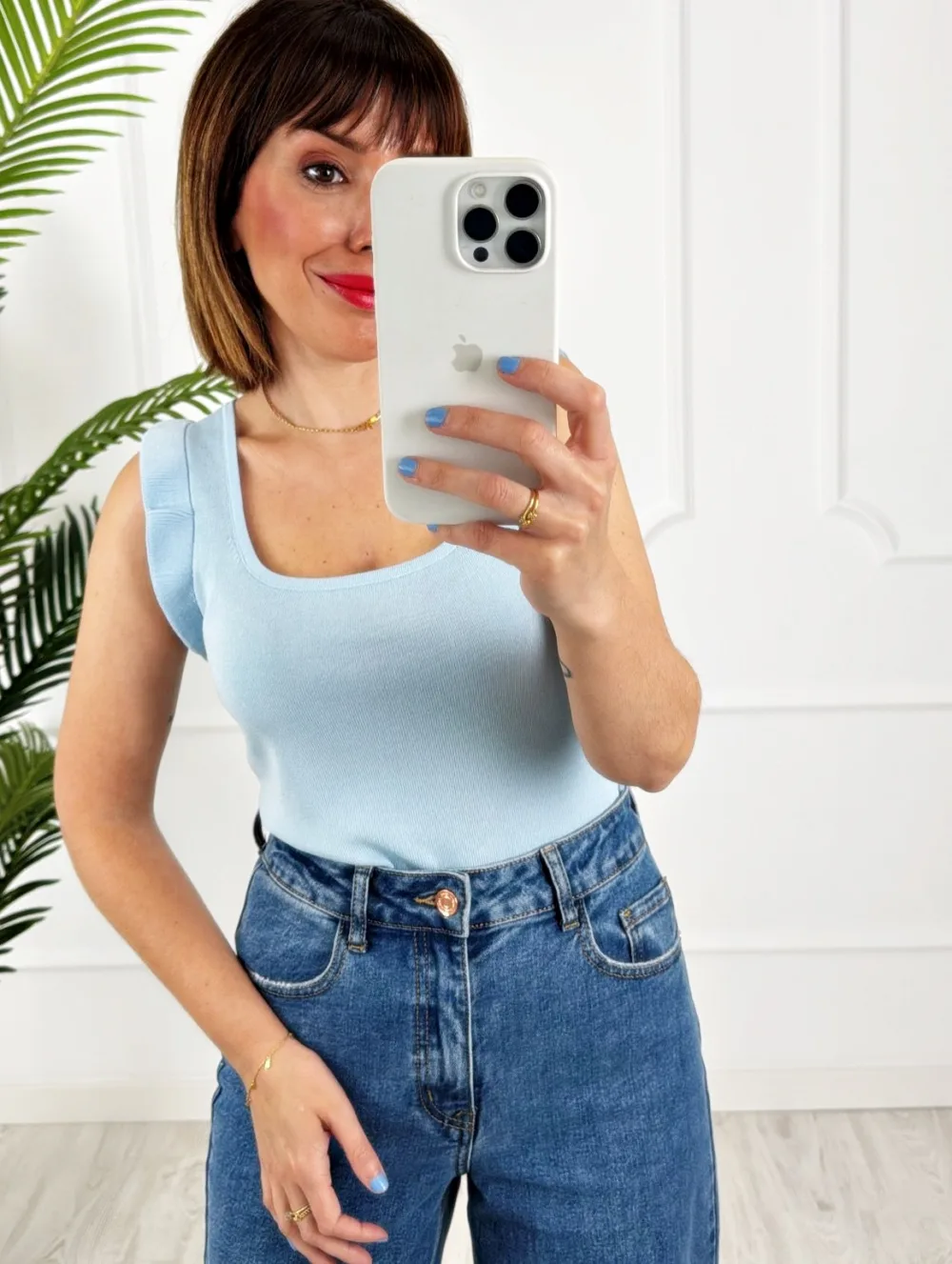 Camiseta tirante volante azul
