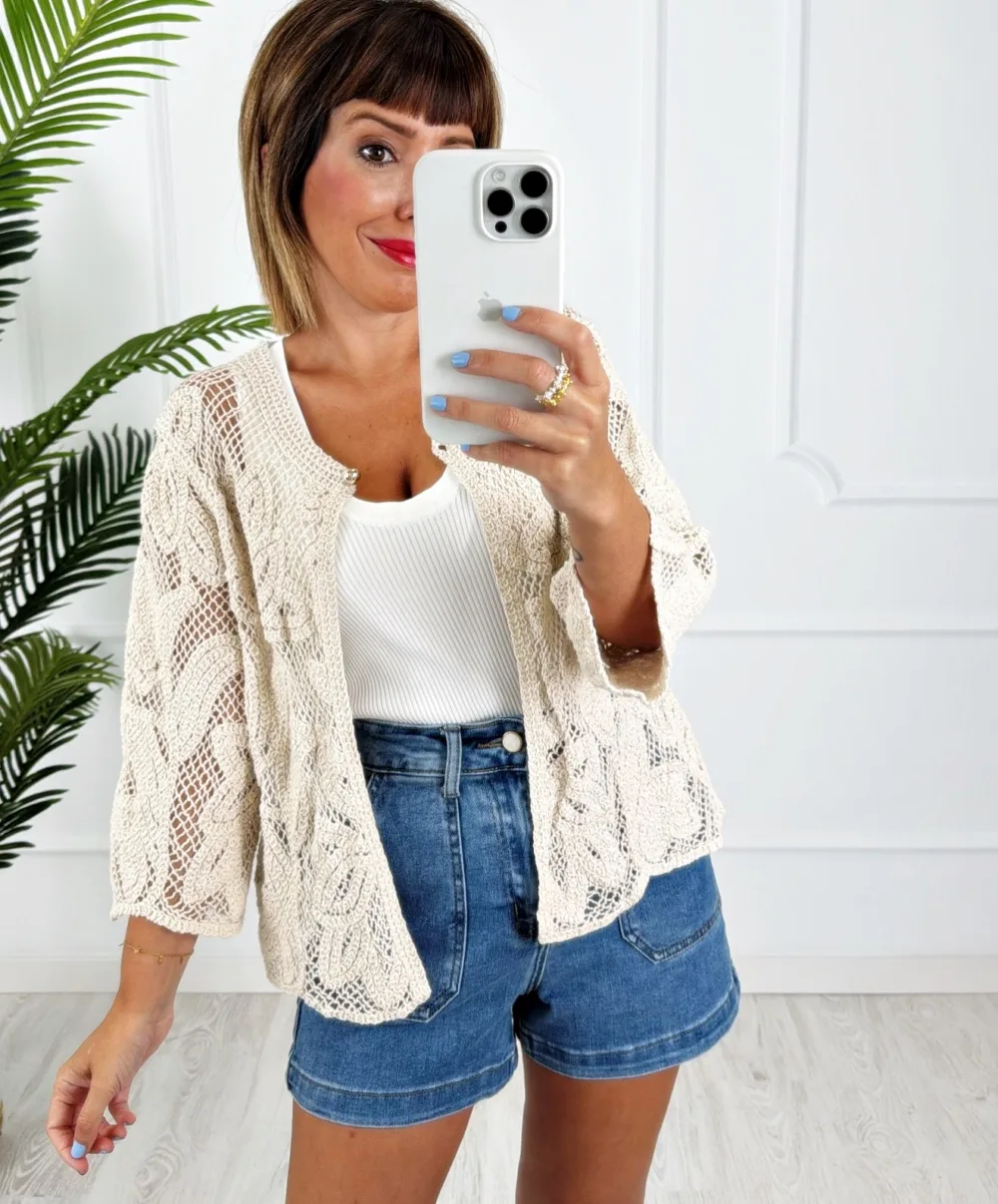 Chaqueta botón crochet beige - Imagen 2