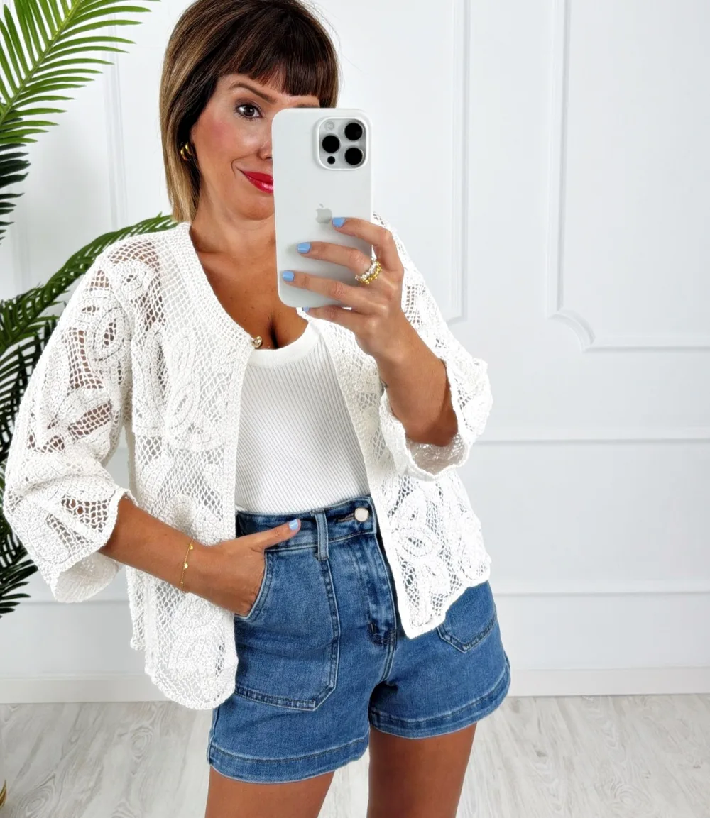 Chaqueta botón crochet blanca - Imagen 2