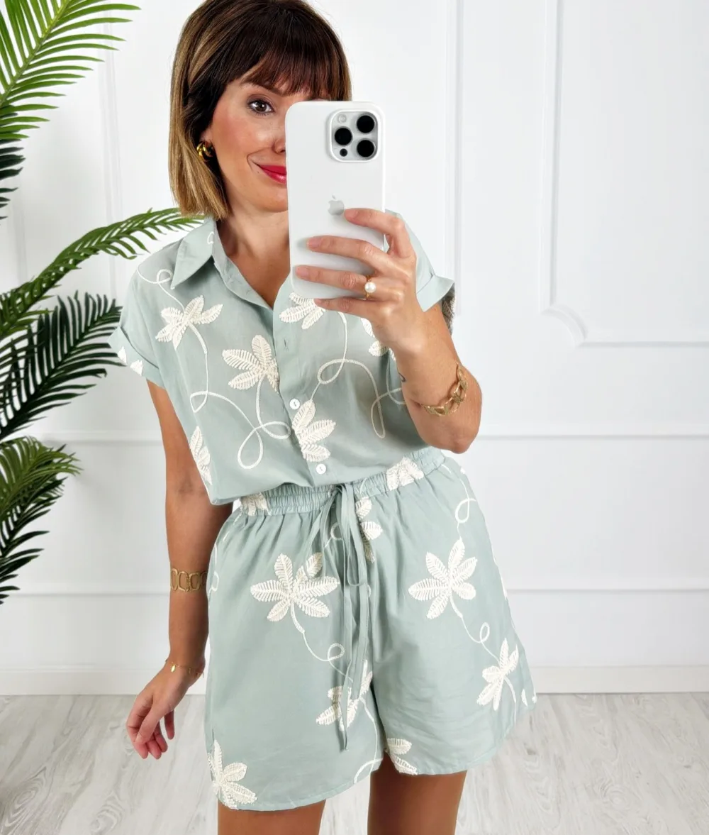 Conjunto flores bordadas verde agua