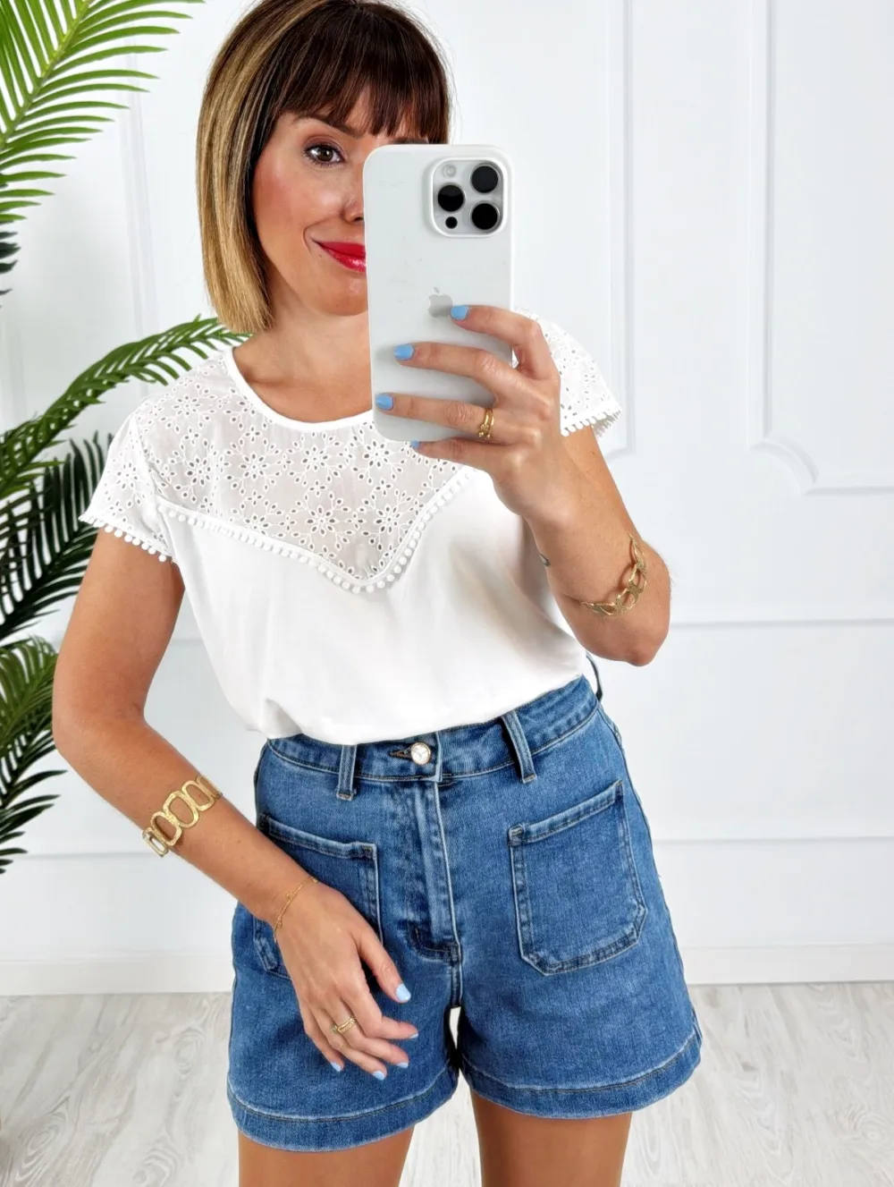 Camiseta perforada blanca