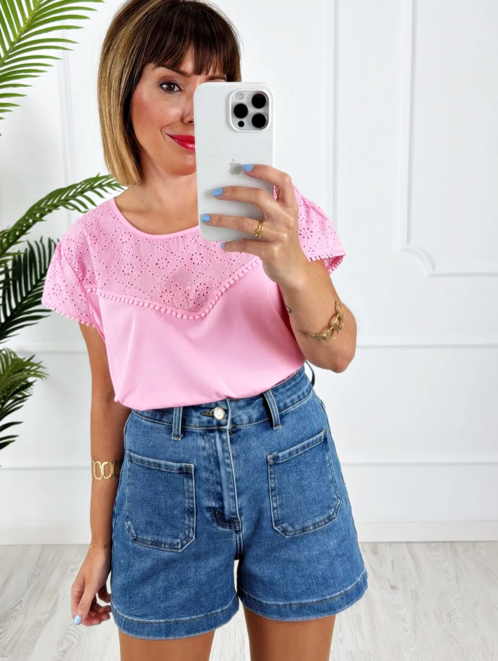 Camiseta perforada rosa