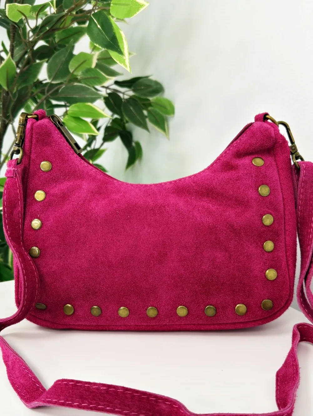 Bolso ante tachas rosa