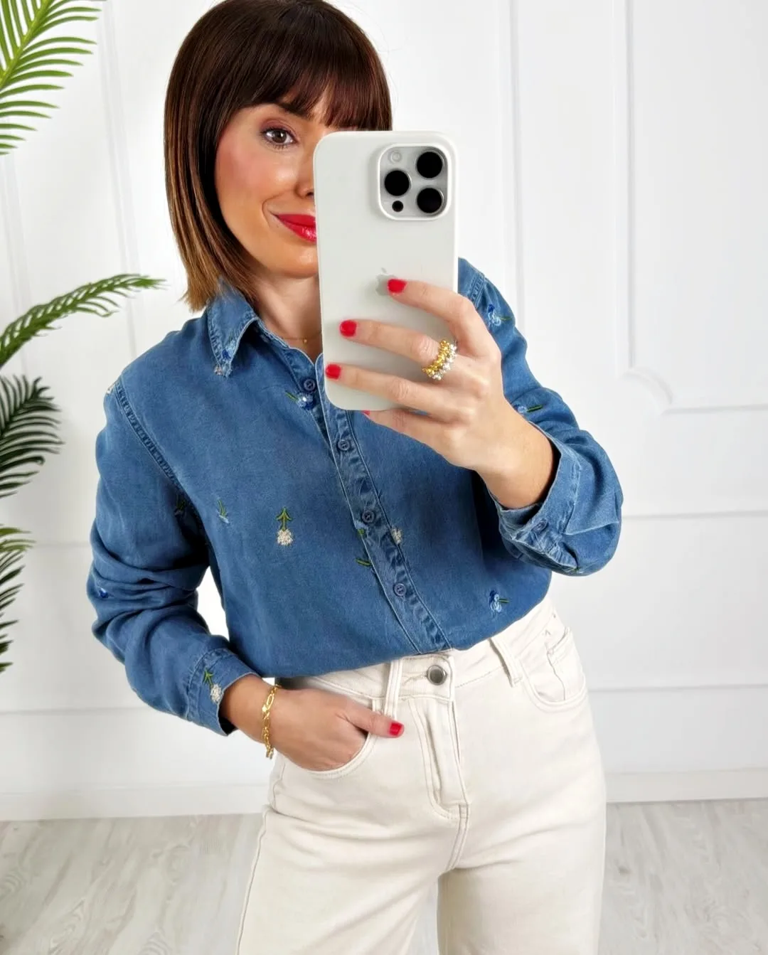 Camisa denim flores bordada - Imagen 2