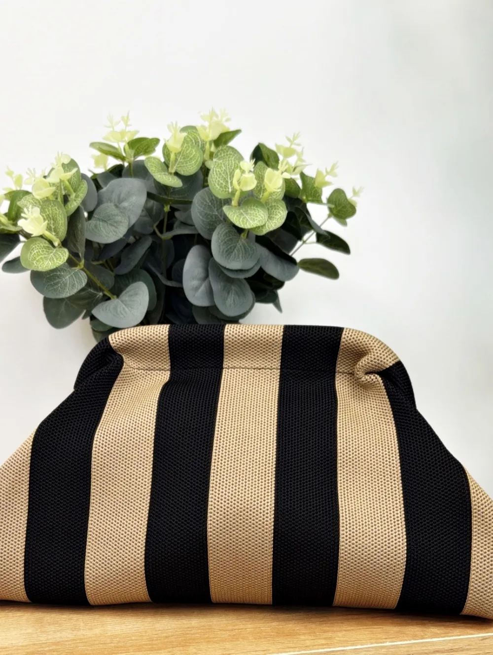 Bolso franjas negro taupe