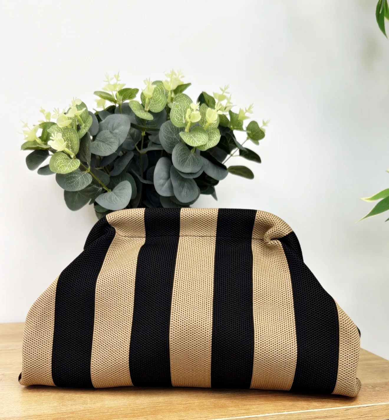 Bolso franjas negro taupe