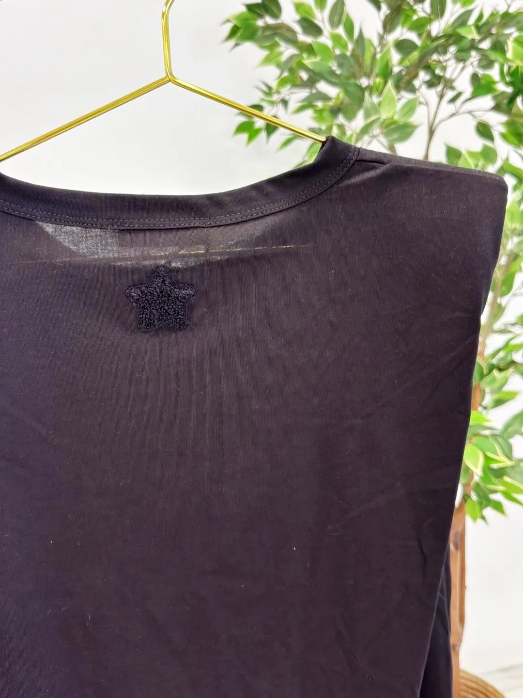 Camiseta hombreras estrella negra - Imagen 3
