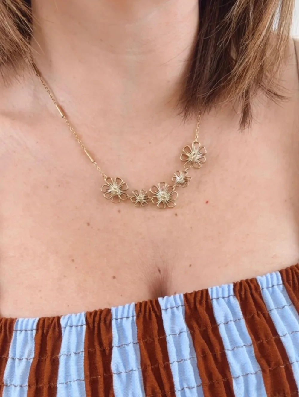 Collar flores acero