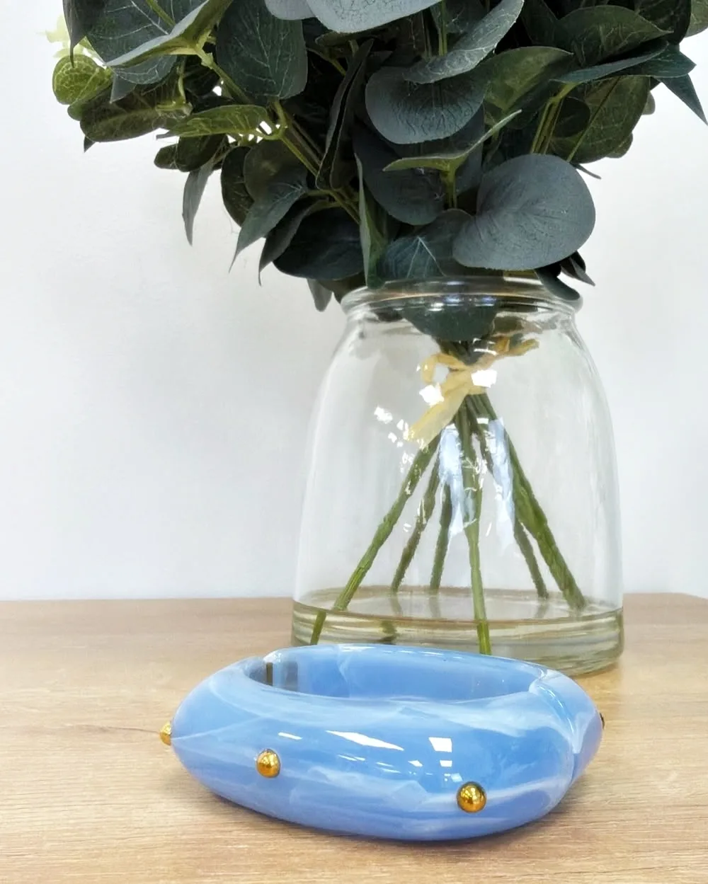 Brazalete tachas acero azul