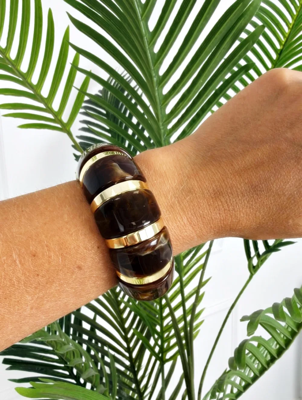 Brazalete redondo marrón dorado