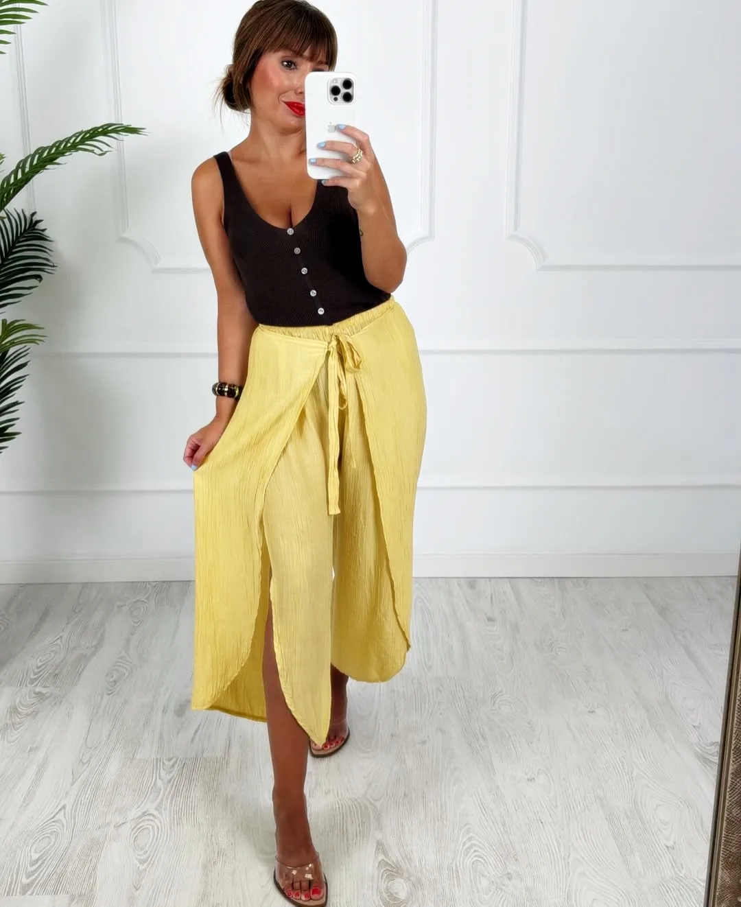 Pantalón aberturas amarillo