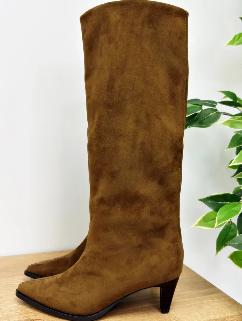 Bota alta tacón camel