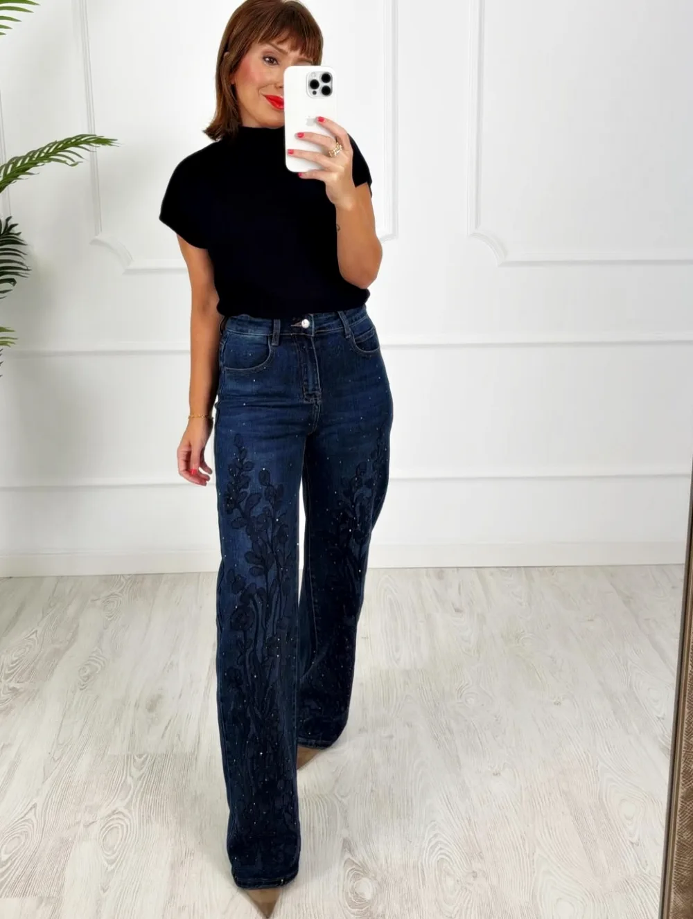 Pantalón denim bordados strass