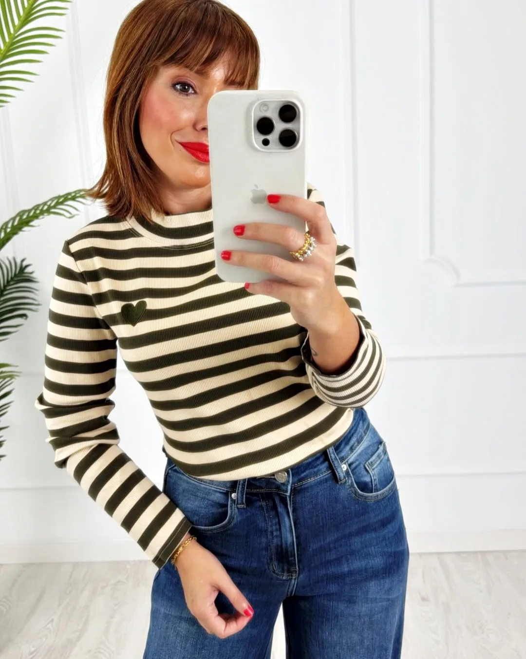 Camiseta rayas corazón bordado kaki